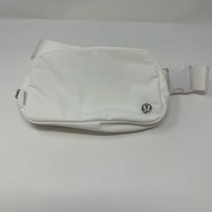 Lululemon Everywhere Belt Bag 1L